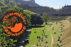 Edinburgh: private walking tour in French with Clémentine