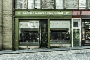 Edinburgh: private walking tour in French with Clémentine