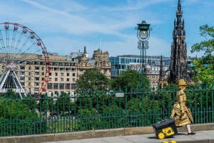 Edinburgh: private walking tour in French with Clémentine