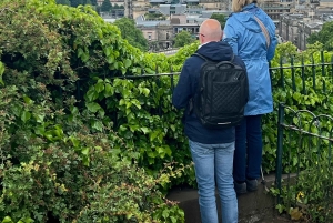 Edinburgh: Private Walking Tour with a Local