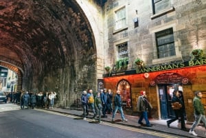 Edinburgh: Pub Crawl with Free Shots & Discounts