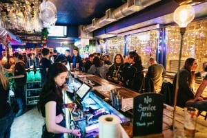 Edinburgh: Pub Crawl with Free Shots & Discounts