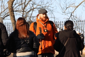 Edinburgh: Royal Mile Guided Walking Tour with Comedian