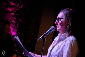 Edynburg: Szkocka noc komediowa w barze koktajlowym na Starym Mieście