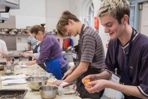 Edinburgh: Scottish Shortbread Baking Class