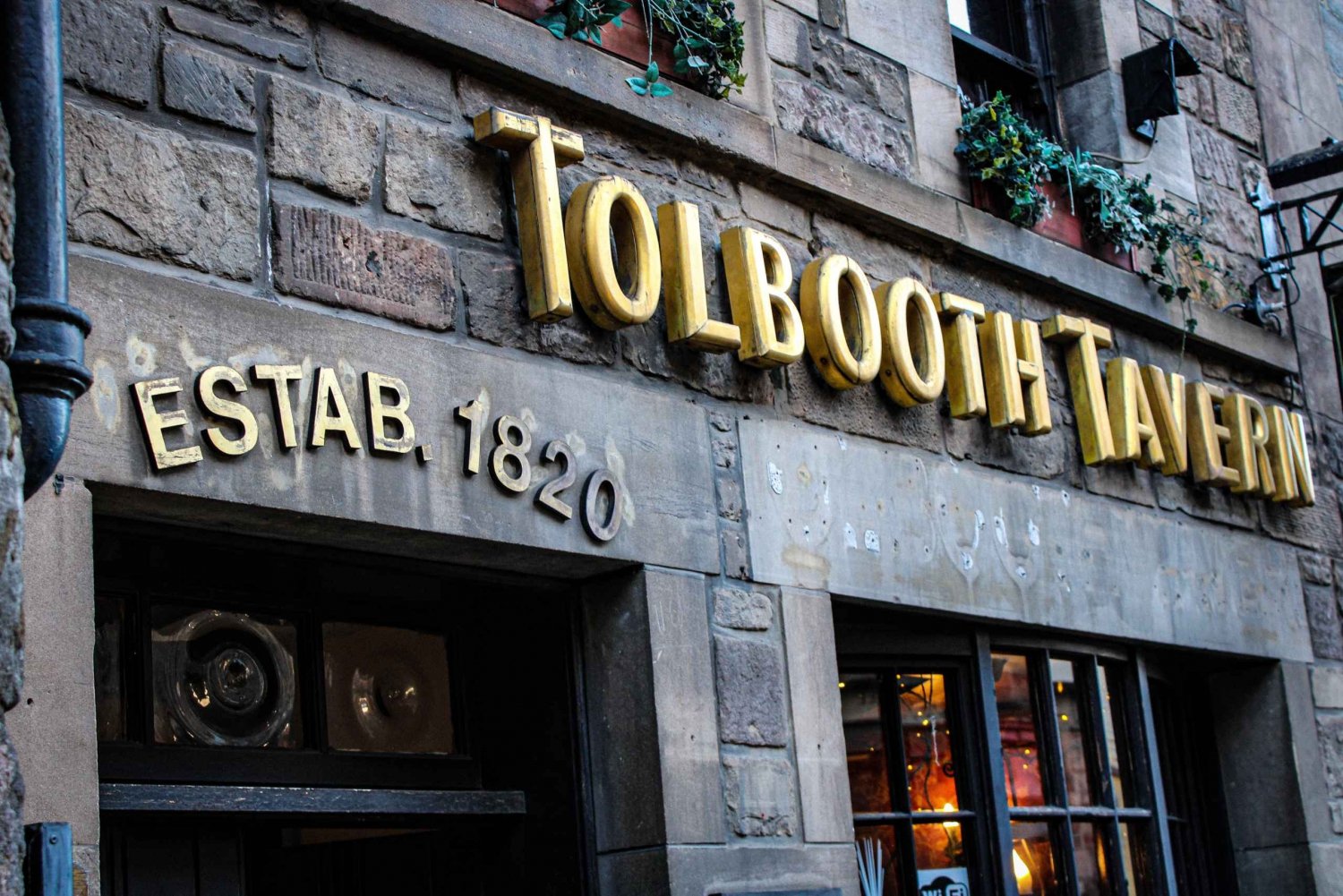 Edimburgo: Piatto di degustazione scozzese presso la Taverna Tolbooth