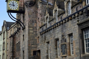 Edinburgh: Self-Guided Walk & Interactive Treasure Hunt