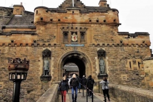 Edinburgh: Självguidad promenad och interaktiv skattjakt