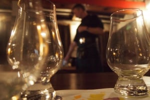 Edinburgh: Rundvisning i whiskyens historie med smagning i lille gruppe