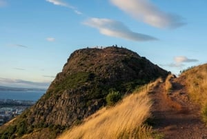 Edimburgo: Excursión al Atardecer por Arthur's Seat con Guía de Montaña