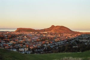 Edimburgo: Excursión al Atardecer por Arthur's Seat con Guía de Montaña