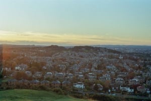 Edimburgo: Excursión al Atardecer por Arthur's Seat con Guía de Montaña