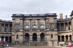 Edimburgo: tour guidato a piedi 'Racconti dalla Città Vecchia'