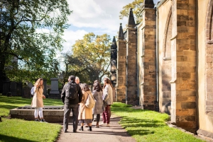 Edinburgh: The Complete Guide to the Old and New