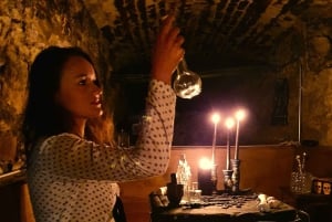 Edinburgh: Tour and Potion Experience at the School of Magic