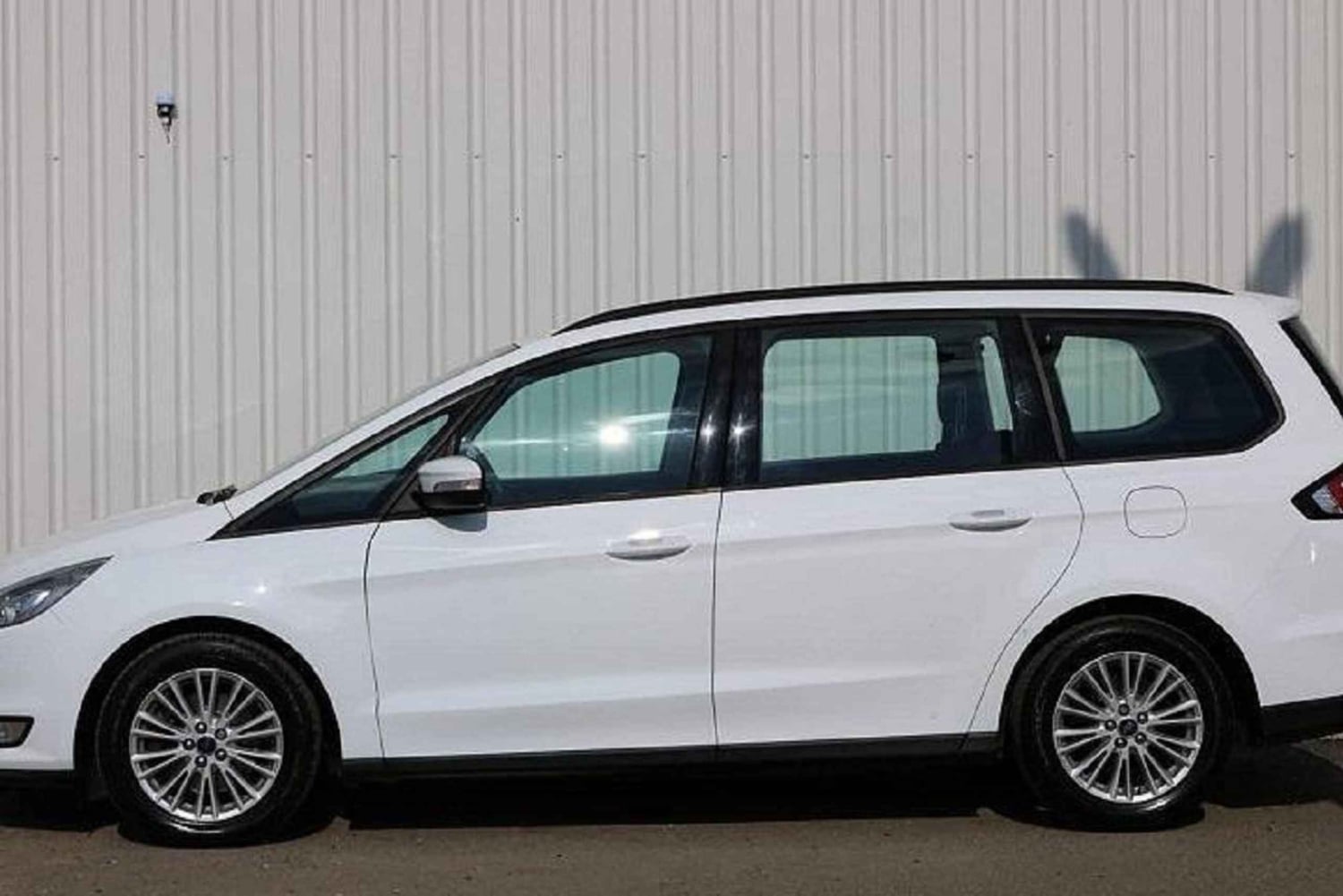 Edinburgh Togstation til Edinburgh Hotel Transfer 1-3 Pax