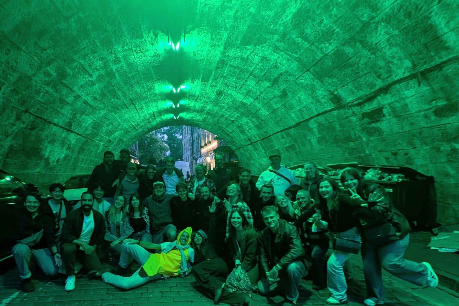 エディンバラ：究極のパブ巡りパーティー（バー7件、クラブ1件）