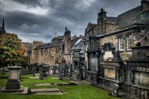 Edinburgh: Underground Vaults and Graveyard Evening Tour