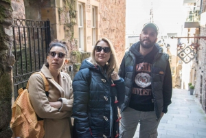 Edinburgh: Underground Vaults Evening Ghost Tour with Whisky