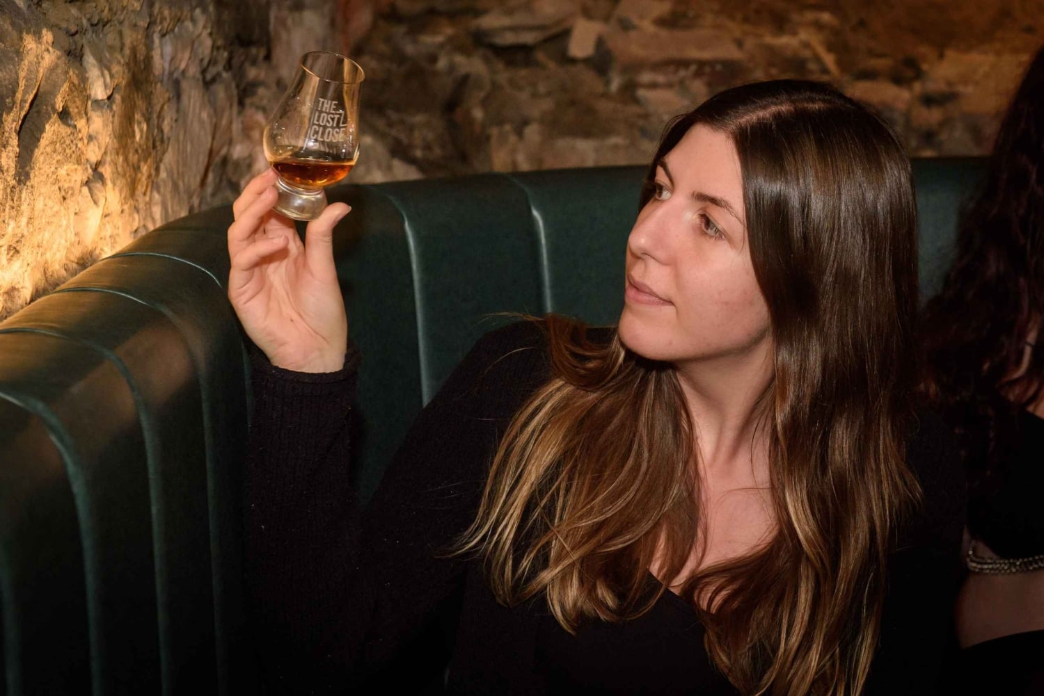 Edinburgh: Underground Vaults Tour with Whisky or Gin