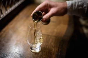 Edinburgh: Underground Vaults Tour with Whisky or Gin