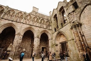 Edinburgh: City Tour: VIP Early Access Castle & Guided City Tour