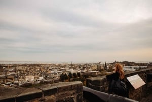 Edinburgh: City Tour: VIP Early Access Castle & Guided City Tour