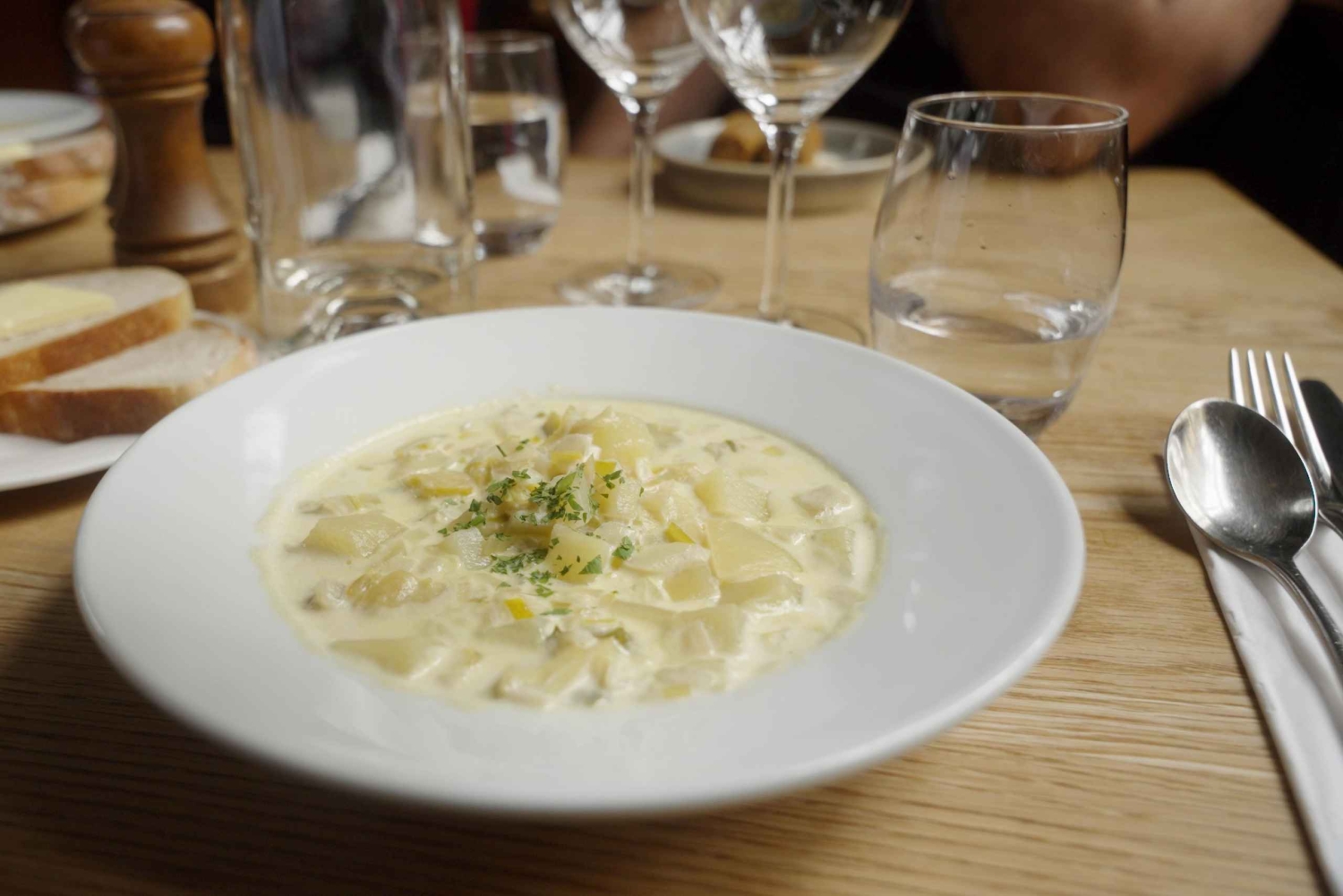 Edimburgo: Tour Gastronómico V.I.P. em Restaurante Secreto e Tradicional