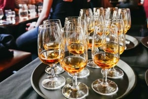 Edinburgh: whiskyproeverij met geschiedenis en verhalen vertellen