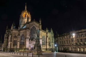 Edimburgo: Excursão a pé pela Cidade Velha das Bruxas e Cofre Subterrâneo