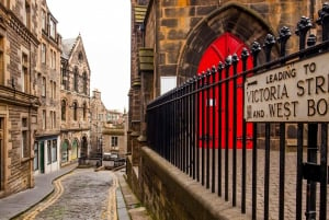 Edimburgo: Excursão a pé pela Cidade Velha das Bruxas e Cofre Subterrâneo