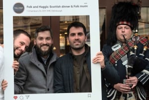 Edimburgo: Cena scozzese e musica popolare