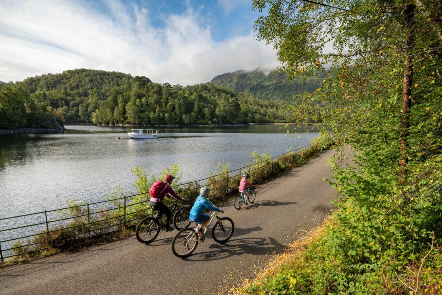 Von Edinburgh aus: Bonnie Lochs und Bold Whisky Trip mit Eintritt