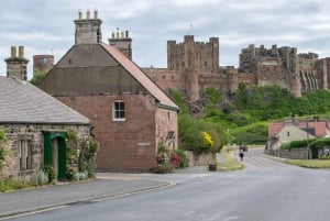 Fra Edinburgh: Dagstur til Bamburgh og Alnwick Castle