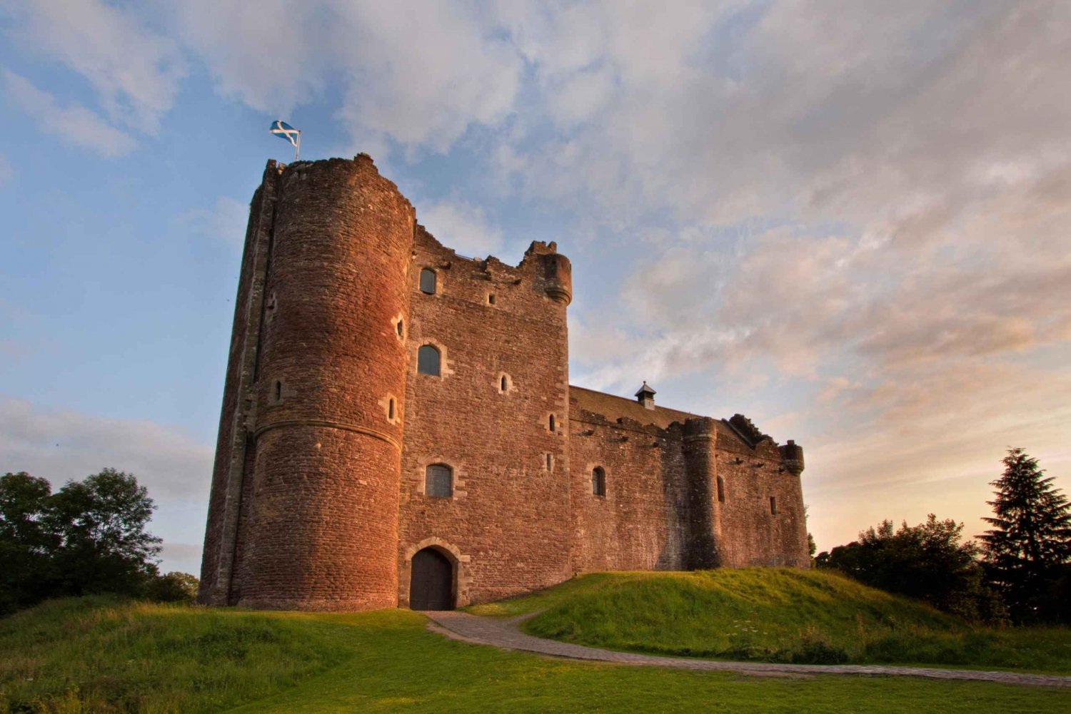 From Edinburgh: Outlander Adventure Day Tour with Entry