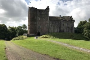 From Edinburgh: Outlander, Palaces and Jacobites Tour