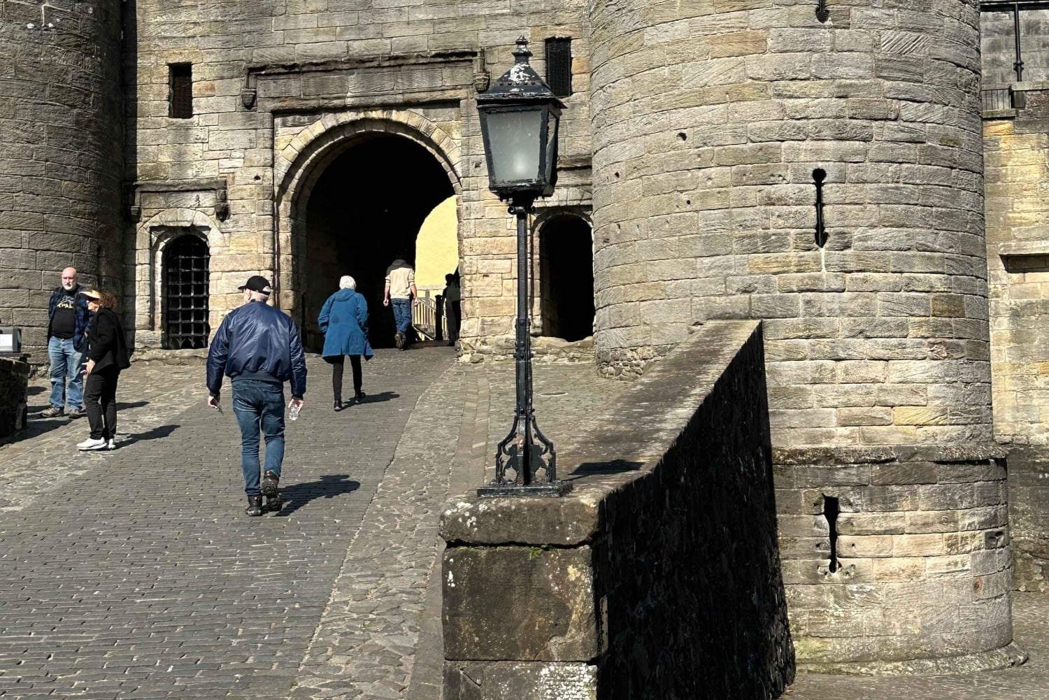 Fra Edinburgh: Stirling Castle, Loch Lomond og whisky-tur