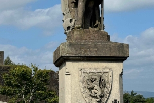 Fra Edinburgh: Stirling Castle, Loch Lomond og whisky-tur