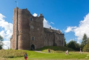 From Edinburgh: Western Highlands Castles and Lochs Tour