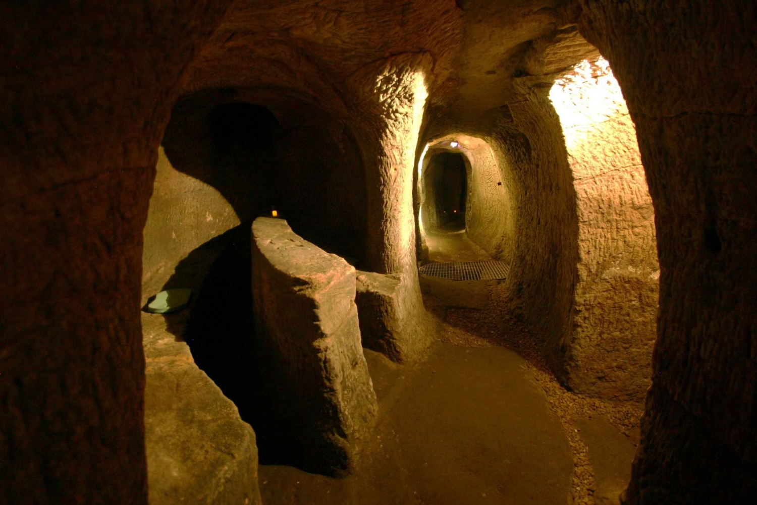 Gilmerton Cove Guided Tour in Edinburgh | My Guide Edinburgh