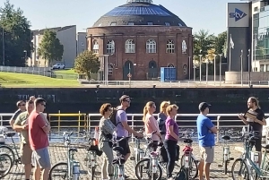 Glasgow: City, Clyde and West End Highlights Bike Tour