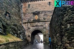 London to Edinburgh Castle day tour with Transportation