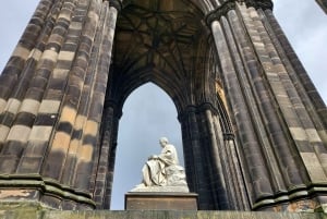 Tour privado de descubrimiento: la historia extraña y secreta de Edimburgo