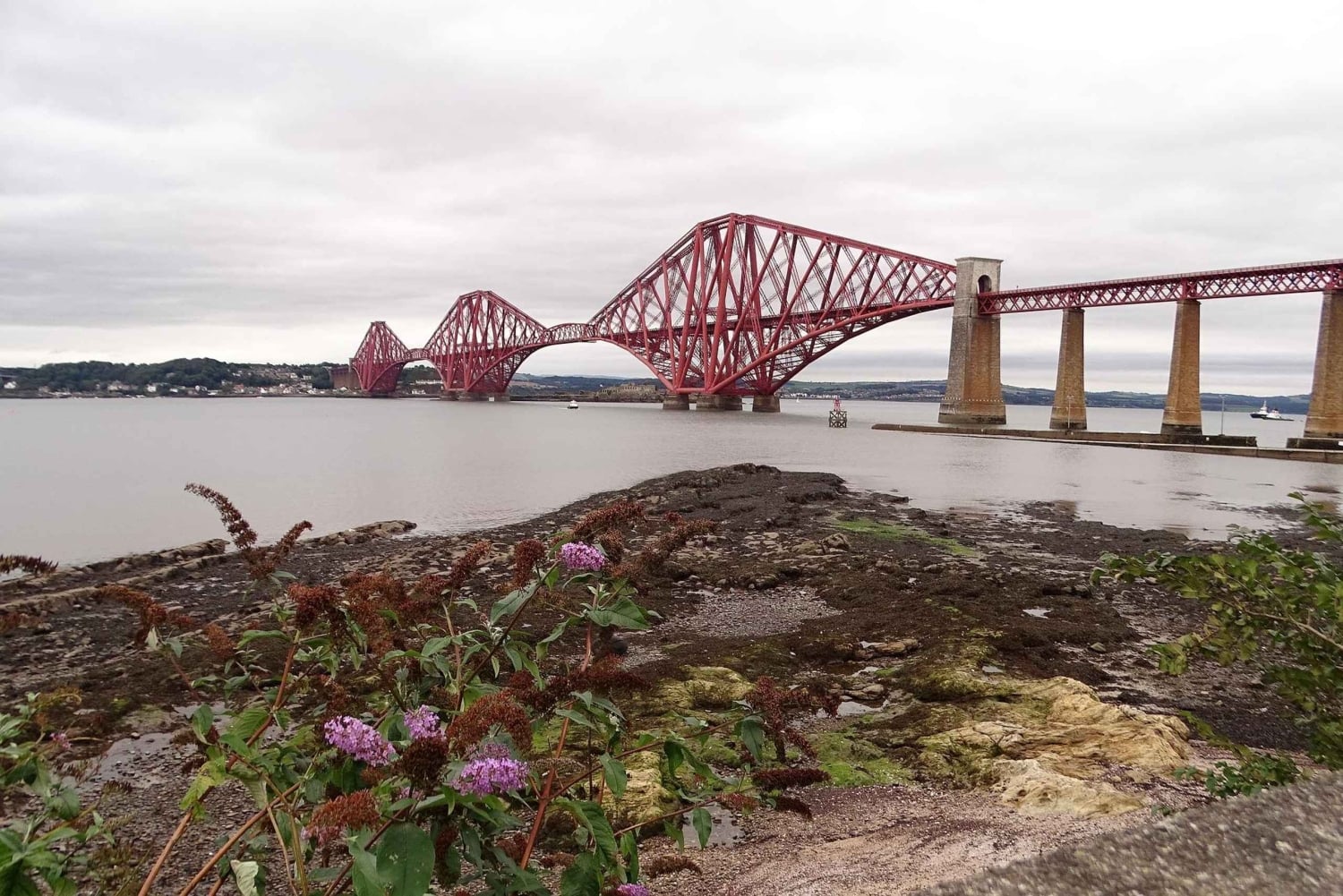 Private Tour of Castles and Coastal Charm from Edinburgh