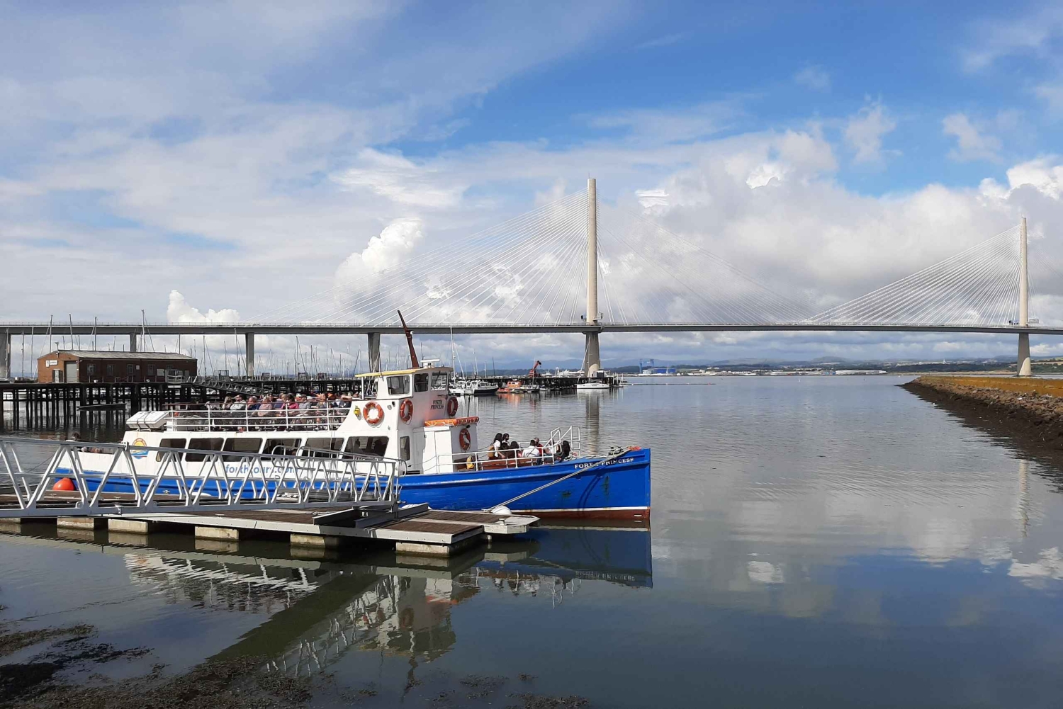 Queensferry: Firth of Forth Blackness Castle Cruise