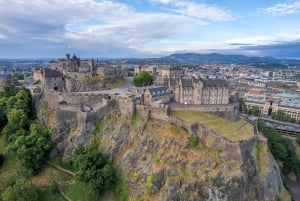 Skip-the-line Edinburgh Castle with Old Town Walking Tour