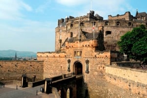 Edinburgh: Witches. Trials & Truth Small Group Guided Tour