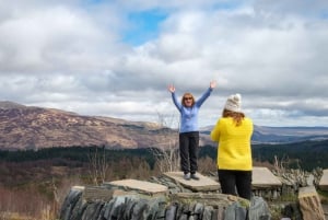 Edinburgh: Stirling Castle, Highland Lochs & Whisky-tour