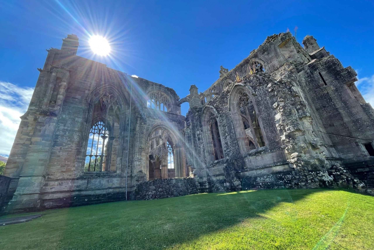 Sten och historia: Dagsutflykt till Rosslyn Chapel och Melrose Abbey