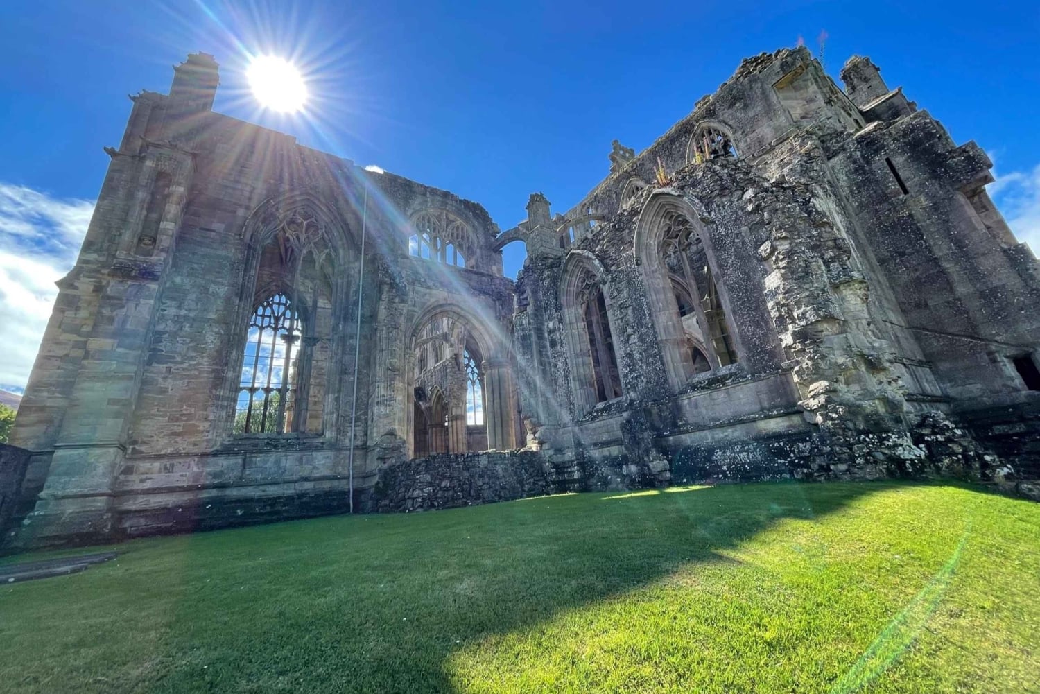 Stein og historie: Dagsutflukt til Rosslyn Chapel og Melrose Abbey